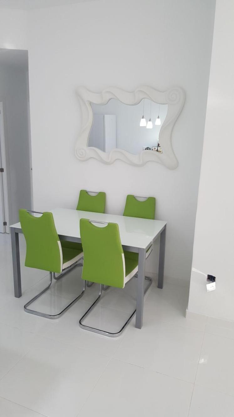 White Apartment Аликанте Экстерьер фото