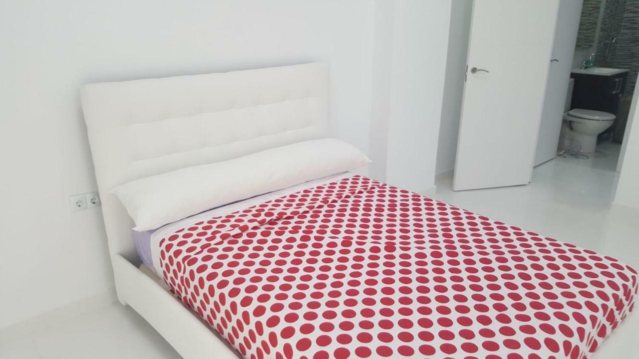 White Apartment Аликанте Экстерьер фото