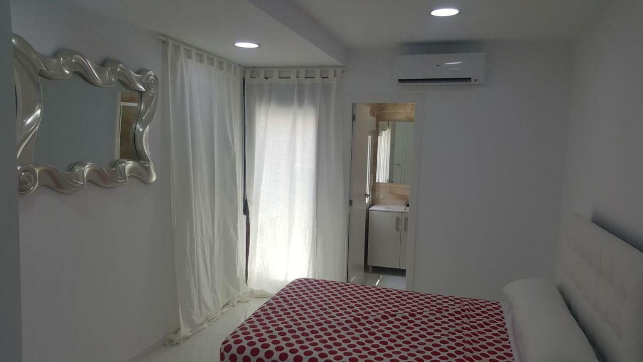 White Apartment Аликанте Экстерьер фото